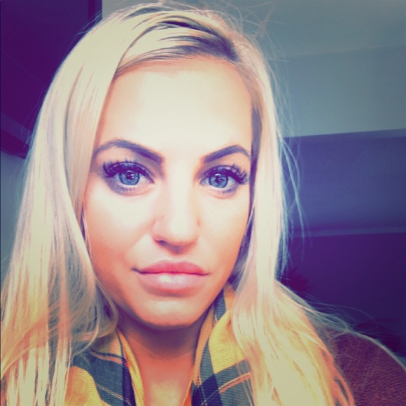 Meet your posher, Bernadette - Picture 1 of 1